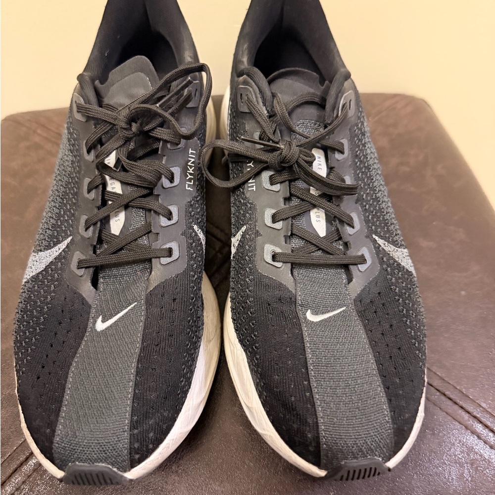 Nike Black and Gray Athletic Shoes